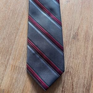 Platinum Designs Hand Made Polyester Tie with Gray and Red Diagonal Stripes